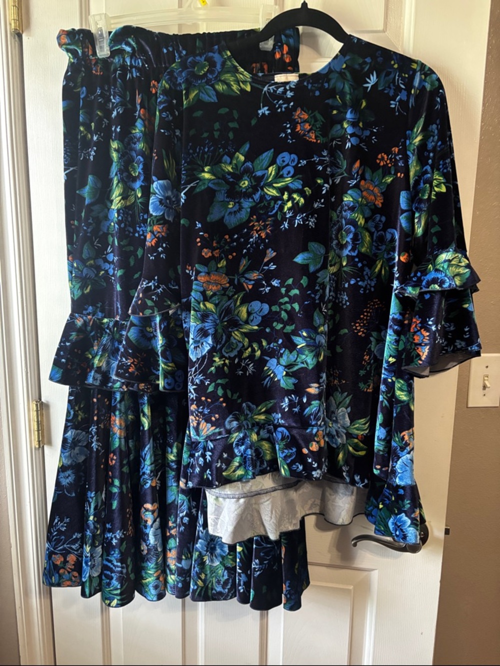 ZADIE B’S:Velvet Floral Two-Piece Set in Navy with Blue & Green Flowers